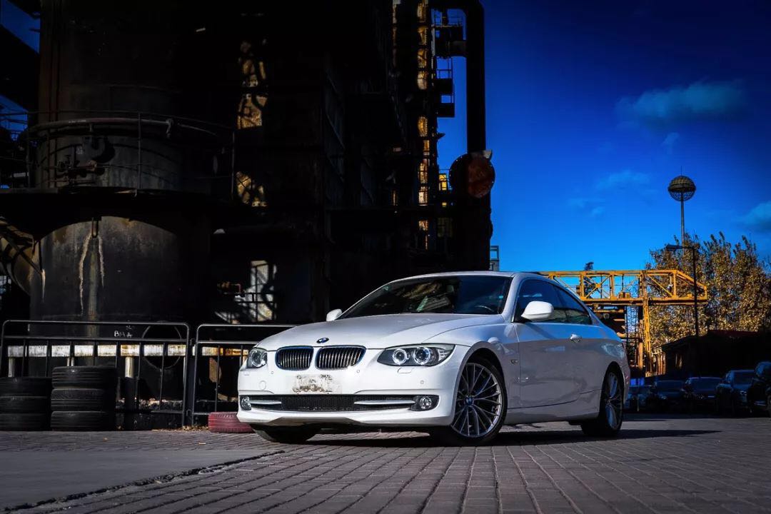 BMW 335i，豪华与性能的完美结合