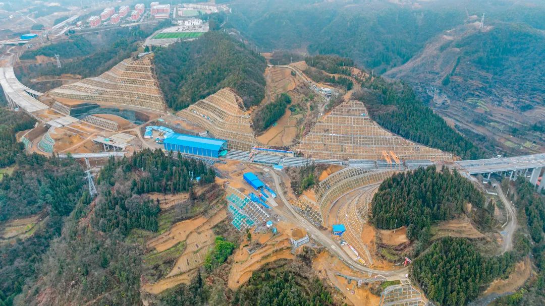 镇威高速公路最新进展报告